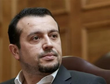 Παππάς για το golden boy του Μαξίμου Μανώλη Πετσίτη: «Η ΝΔ ψειρίζει τη μαϊμού»